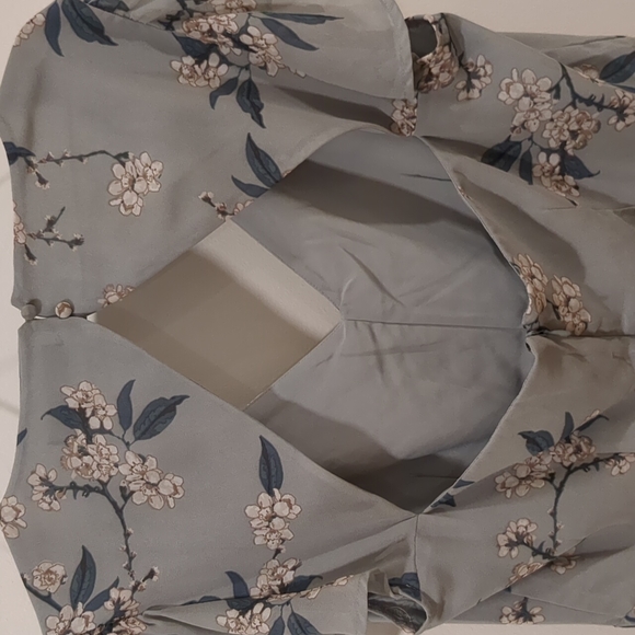 Dynamite floral dress - Picture 3 of 3